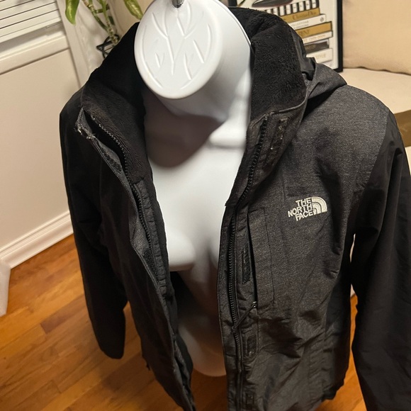 (SOLD)The NorthFace Ski Jacket - Picture 3 of 5